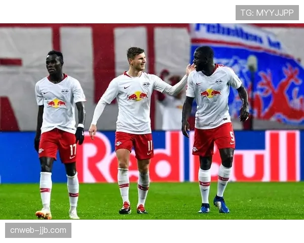 美因茨主场战术调整见效 中场控制力提升带来胜利